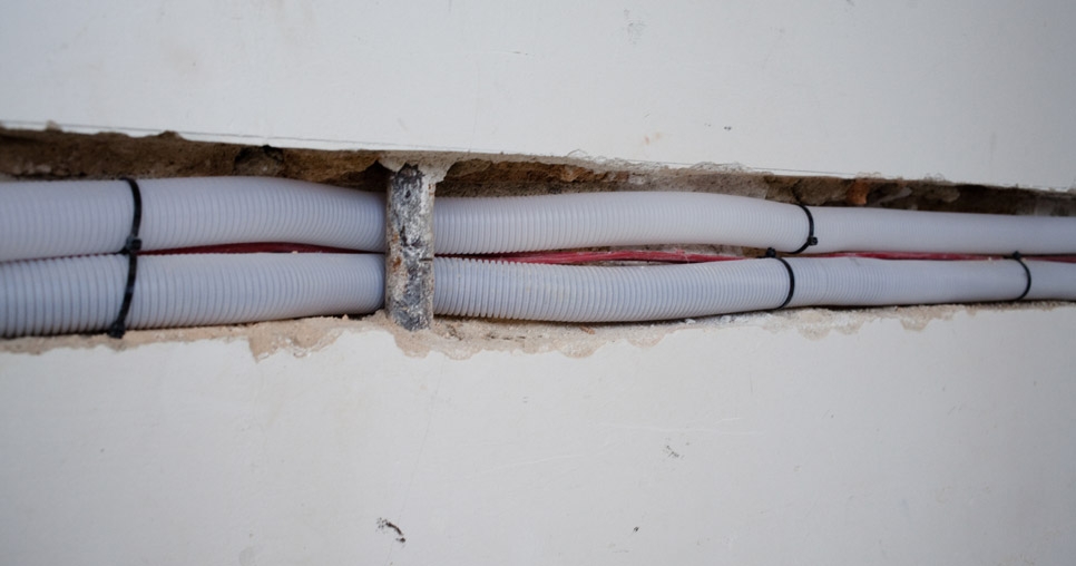 Former cook‘s room in the personnel wing (2nd floor); weak-current wiring 2011, photograph: David Židlický