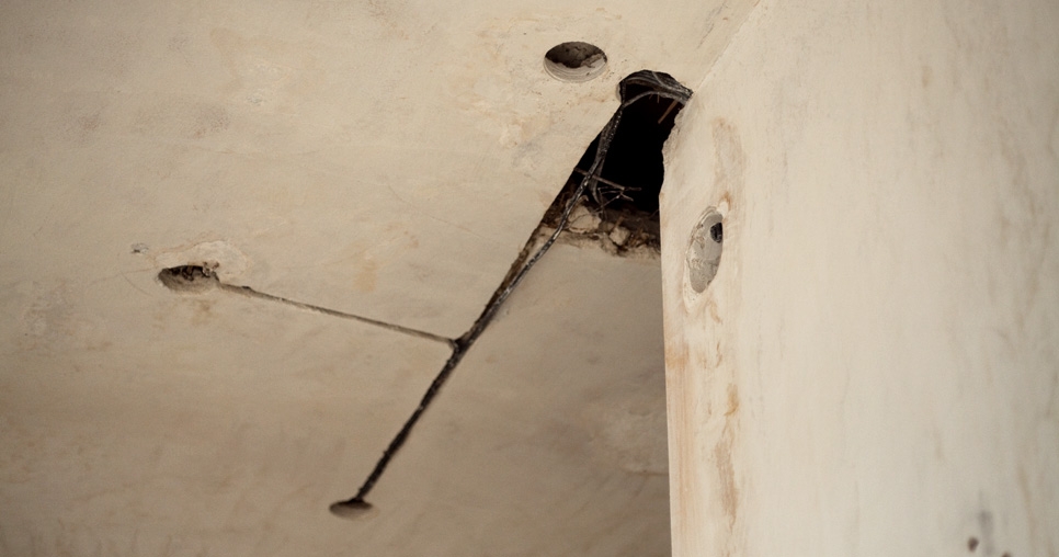Scullery (2nd floor); el. wiring in the ceiling at the dining room lift, 2011, photograph: David Židlický