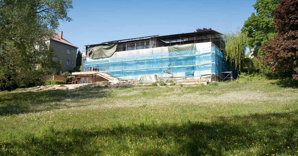 Complete view of the house from the garden, 2011, photograph: David Židlický
