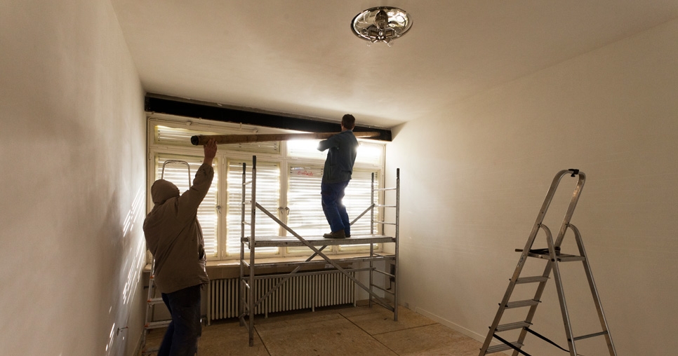Governess room (3rd floor), installation of a window awning, 2011, photograph: David Židlický