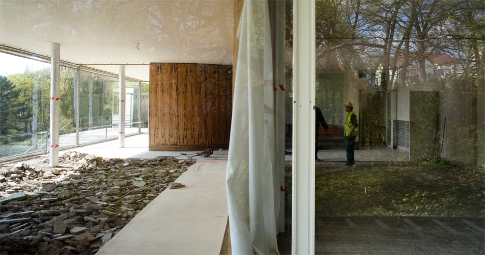 Main living room (2nd floor); view from the winter garden, 2010, photograph: David Židlický