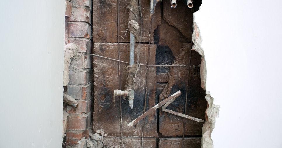 Detail of thermal insulation in the cook’s room (2nd floor), probably peat boards „Torfoleum“, 2010, photograph: David Židlický
