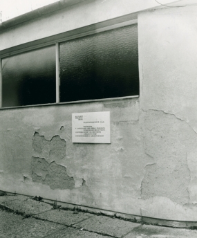 Označení nemovité kulturní památky na uličním průčelí vily, foto: Archiv města Brna, 20. říjen 1980